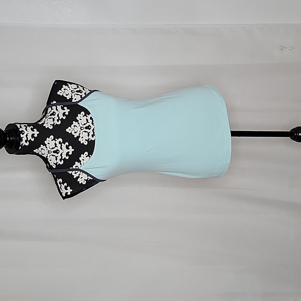 Lululemon athletica power Y tank top 10